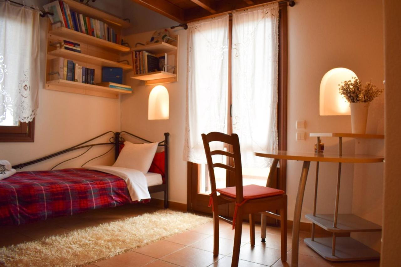 Sunshine House For 9, Cozy Set Up,Verandas, Sea View. Karterados (Santorini) Exterior foto
