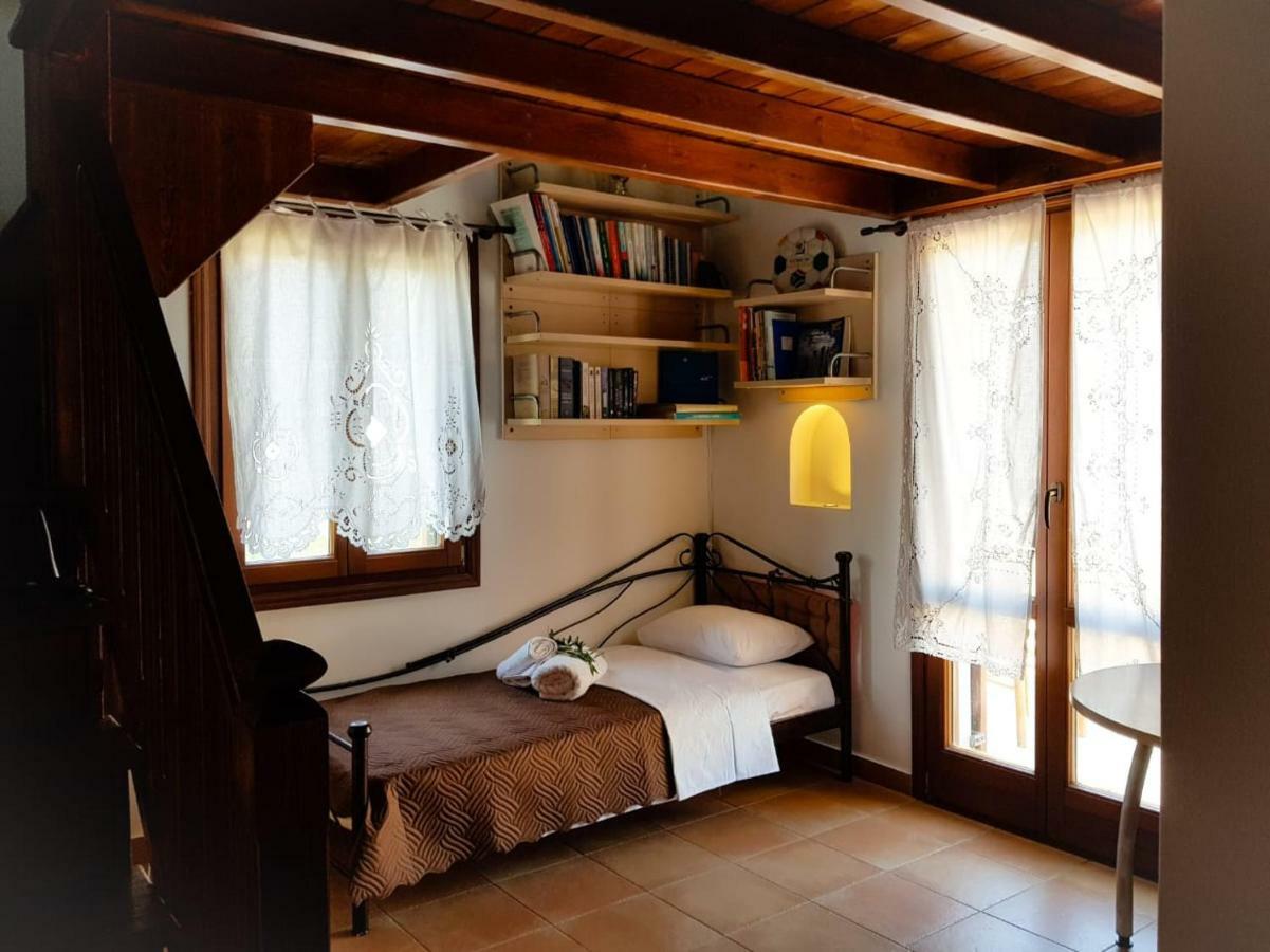 Sunshine House For 9, Cozy Set Up,Verandas, Sea View. Karterados (Santorini) Exterior foto